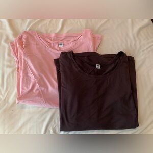 Uniqlo heattech scoop neck long sleeve shirts (2 pieces bundle)